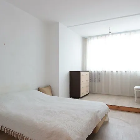 Apartment Просторная 4-Комнатная Квартира *